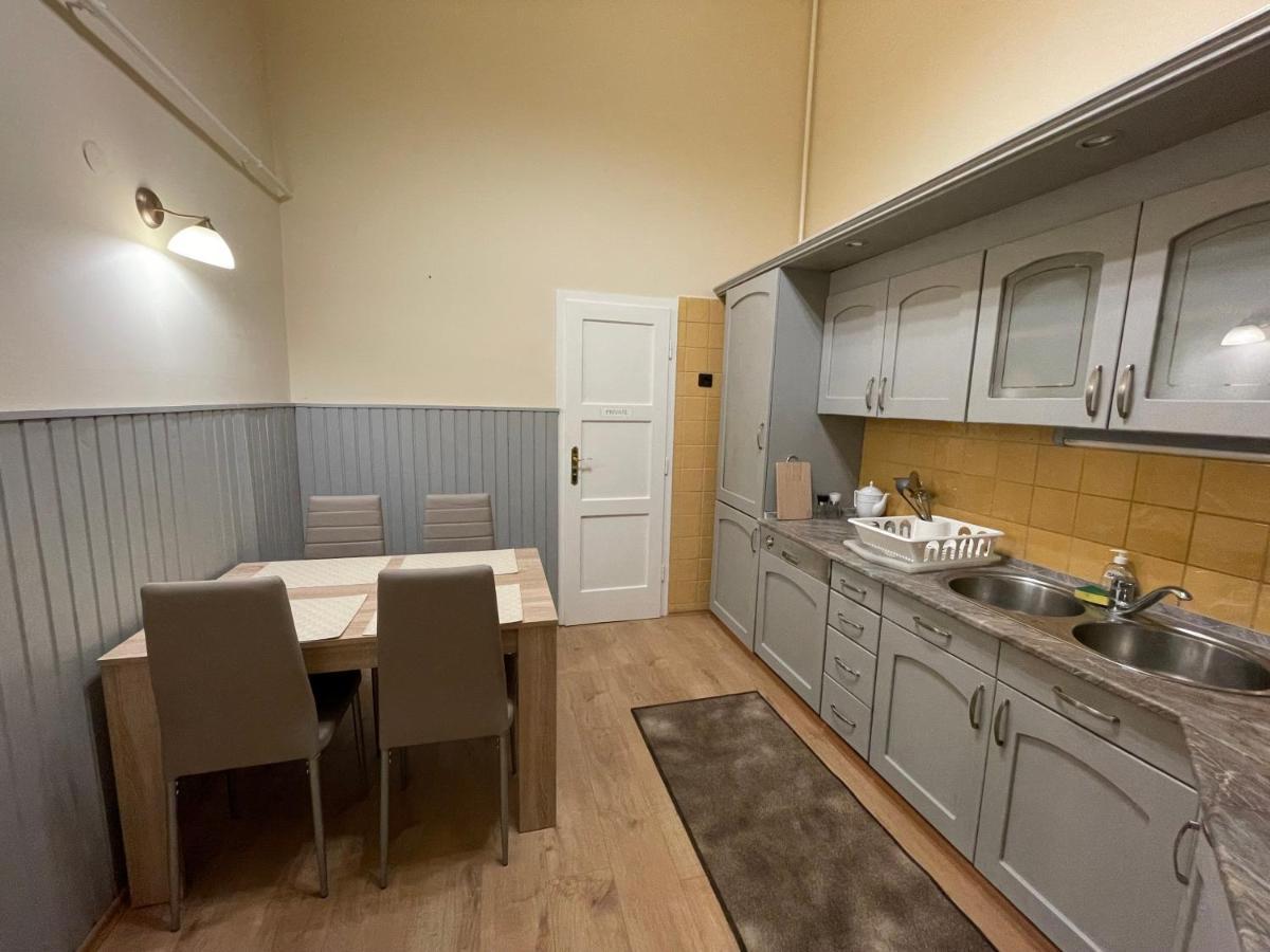 Fullmoon Apartments 1 塞格德 外观 照片